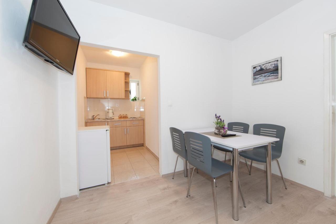 Apartmani Iva Tučepi Εξωτερικό φωτογραφία